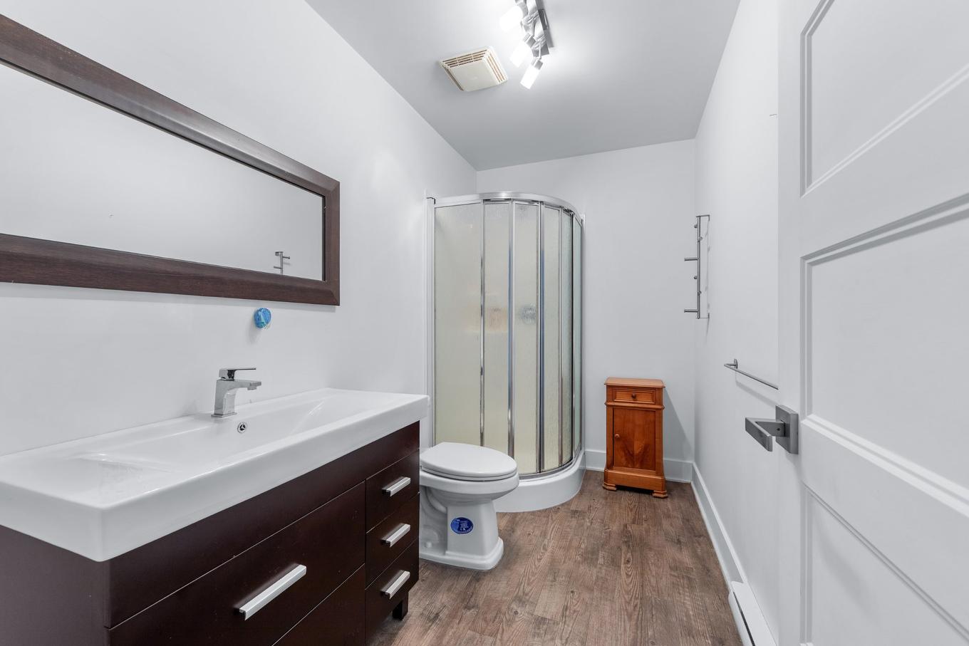 Bathroom - 7 Rue Molière, Saint-Jean-Sur-Richelieu, QC - Indoor Photo Showing Bathroom