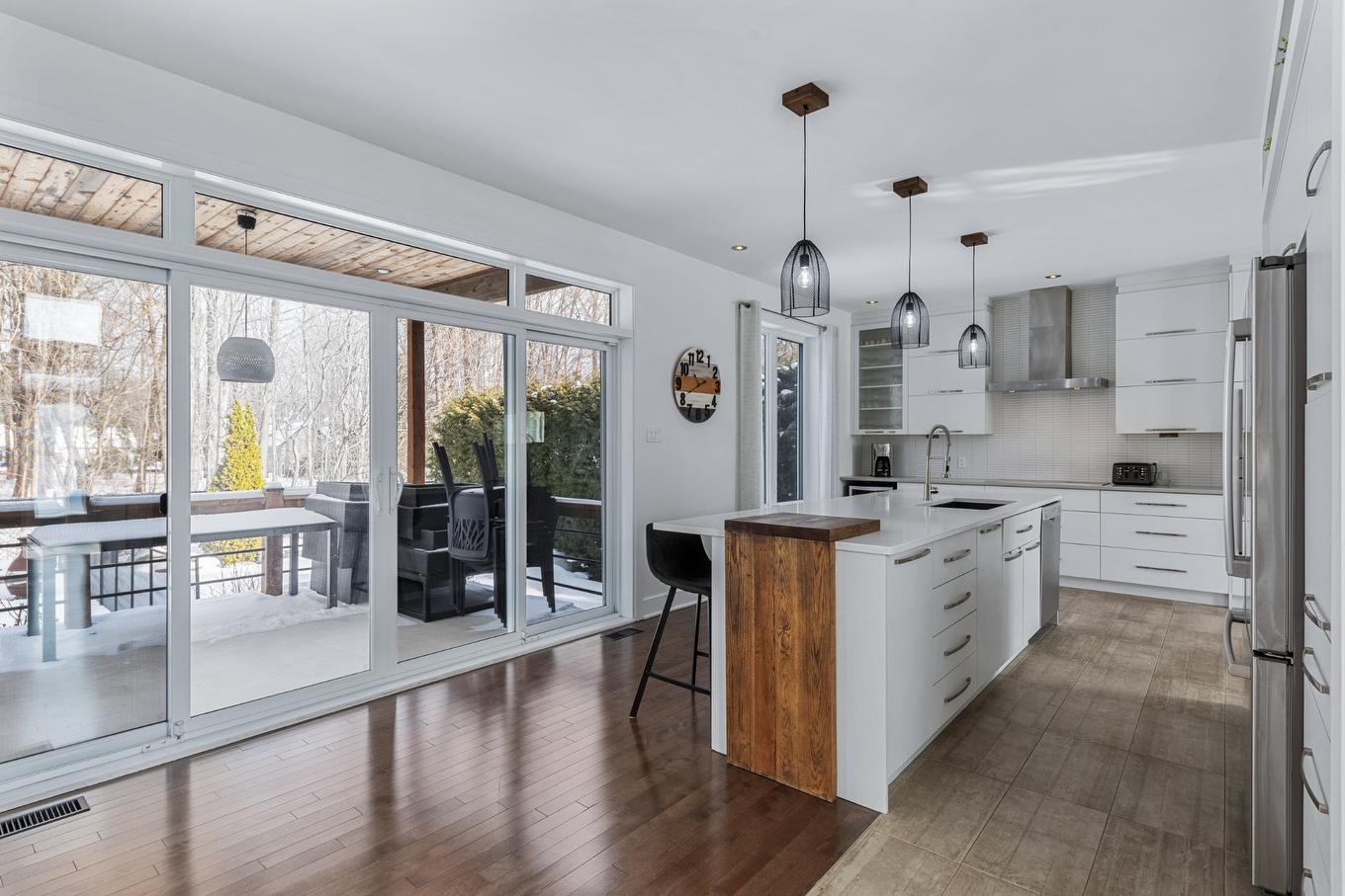 Kitchen - 7 Rue Molière, Saint-Jean-Sur-Richelieu, QC - Indoor Photo Showing Kitchen With Upgraded Kitchen