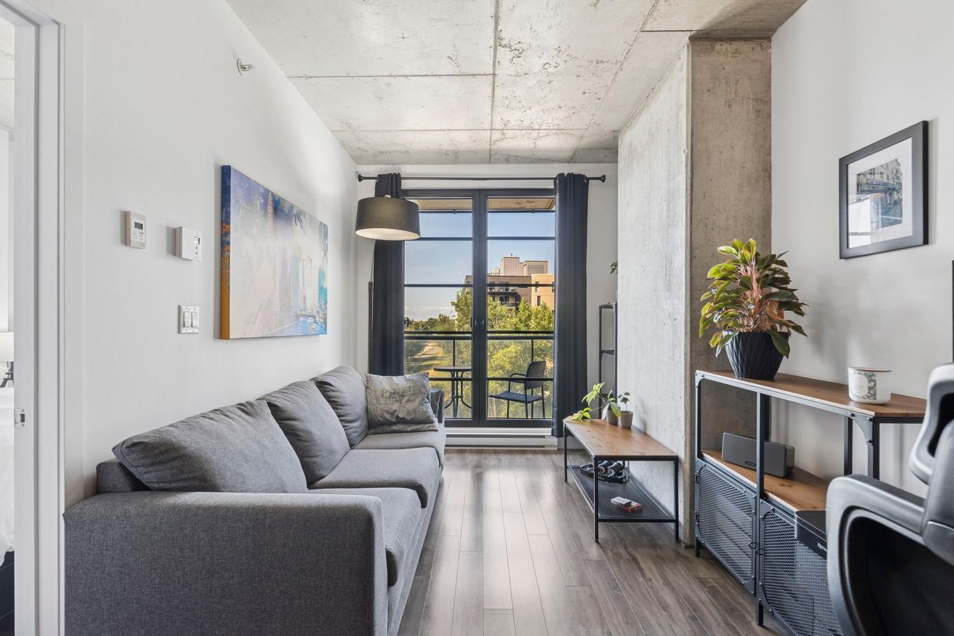 Salon - 612-1340 Rue Olier, Montréal (Le Sud-Ouest), QC - Indoor Photo Showing Living Room