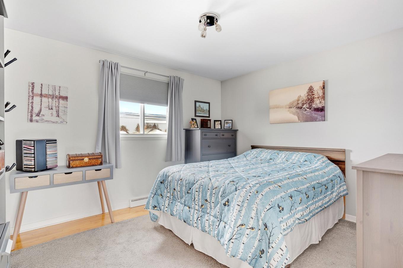 Primary bedroom - 365 Rue Papillon, Laval (Auteuil), QC - Indoor Photo Showing Bedroom