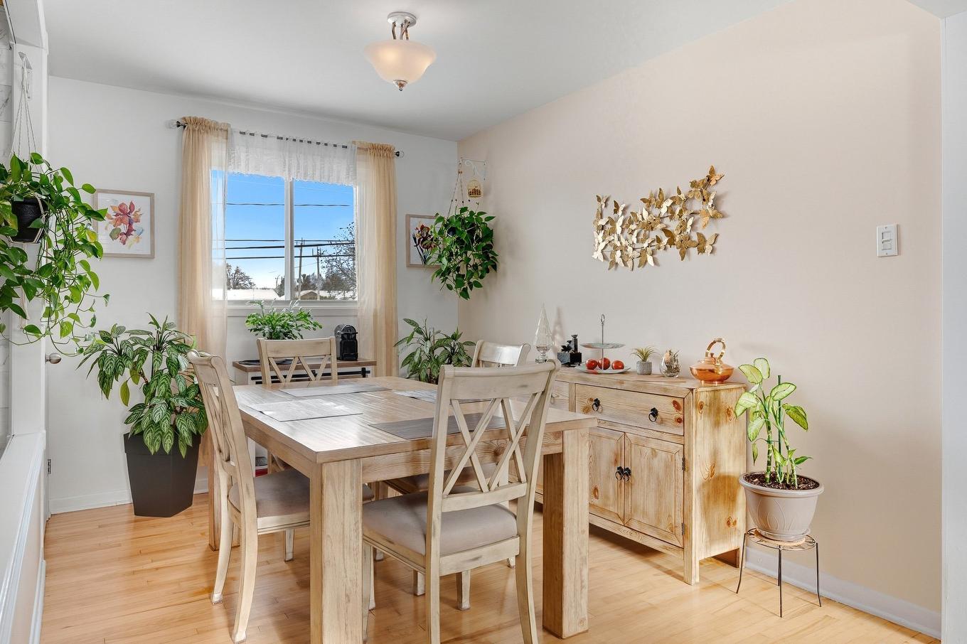 Dining room - 365 Rue Papillon, Laval (Auteuil), QC - Indoor Photo Showing Dining Room