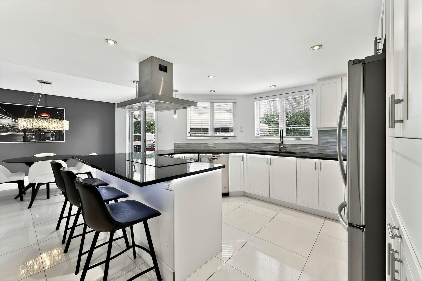 Kitchen - 823 Rue De La Portneuf, Terrebonne (Lachenaie), QC - Indoor Photo Showing Other Room