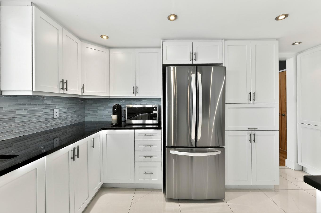 Kitchen - 823 Rue De La Portneuf, Terrebonne (Lachenaie), QC - Indoor Photo Showing Kitchen