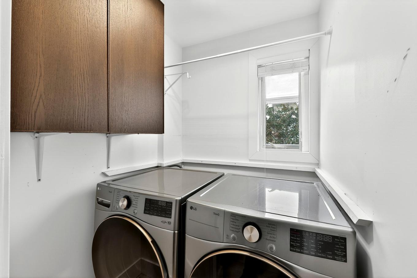 Laundry room - 823 Rue De La Portneuf, Terrebonne (Lachenaie), QC - Indoor Photo Showing Laundry Room