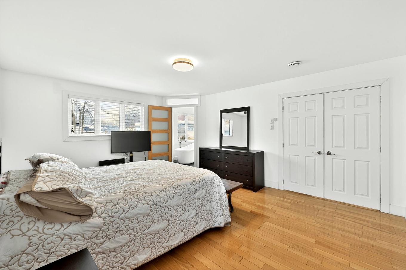 Primary bedroom - 823 Rue De La Portneuf, Terrebonne (Lachenaie), QC - Indoor Photo Showing Bedroom
