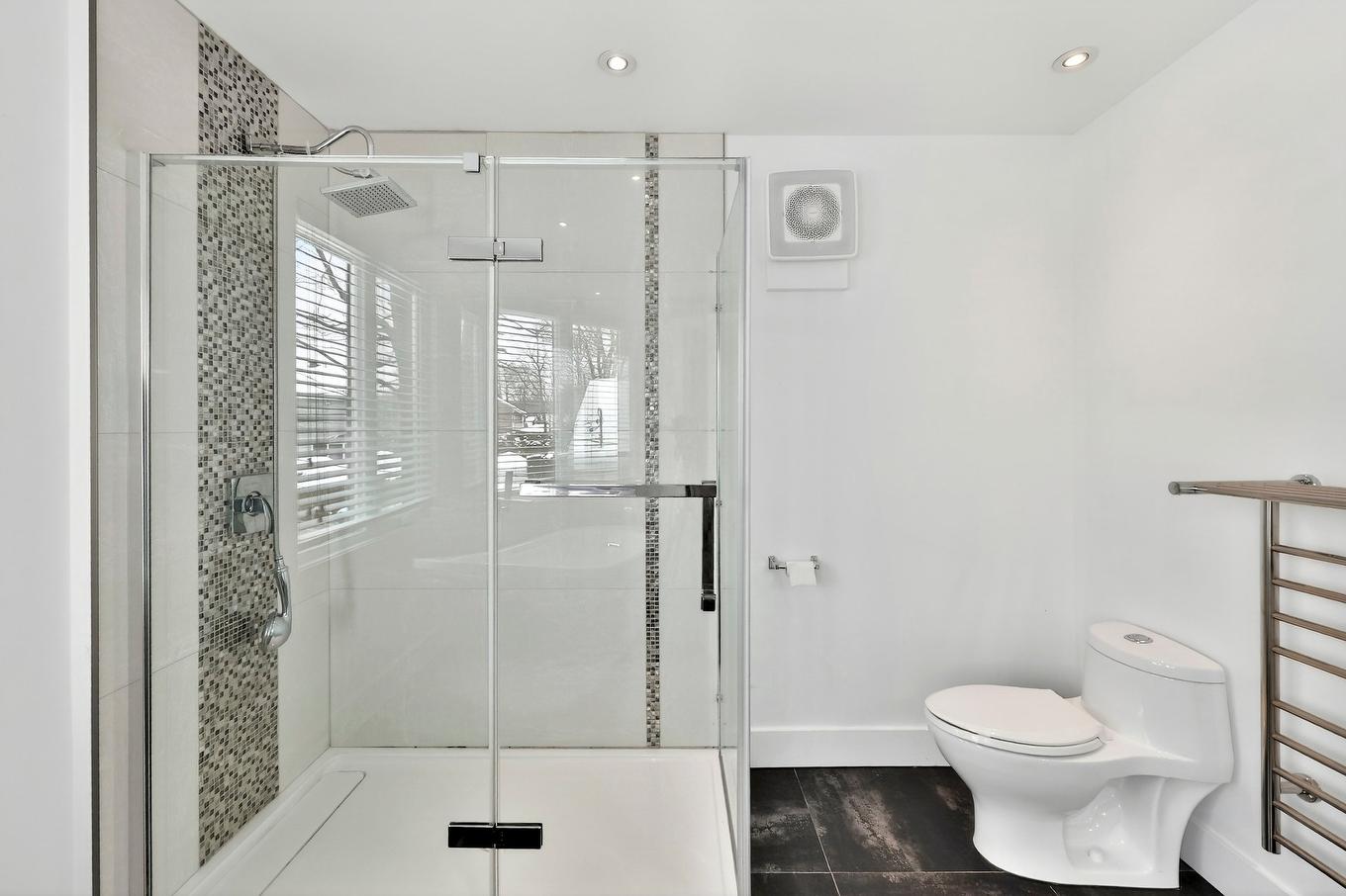 Ensuite bathroom - 823 Rue De La Portneuf, Terrebonne (Lachenaie), QC - Indoor Photo Showing Bathroom