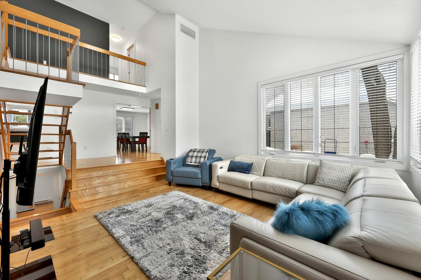 Living room - 823 Rue De La Portneuf, Terrebonne (Lachenaie), QC - Indoor Photo Showing Living Room