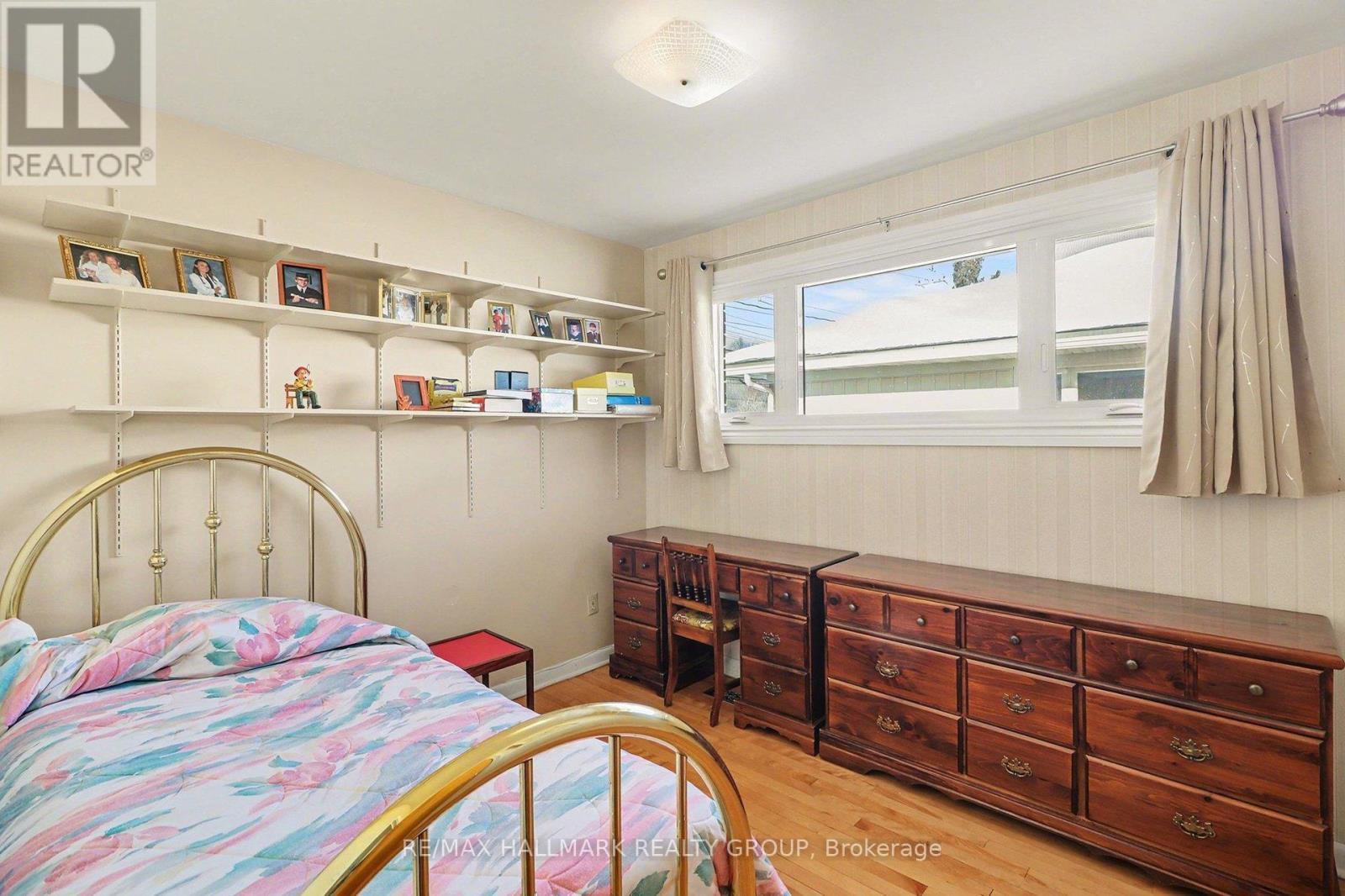 2004 Dorval Avenue, Ottawa, ON - Indoor Photo Showing Bedroom