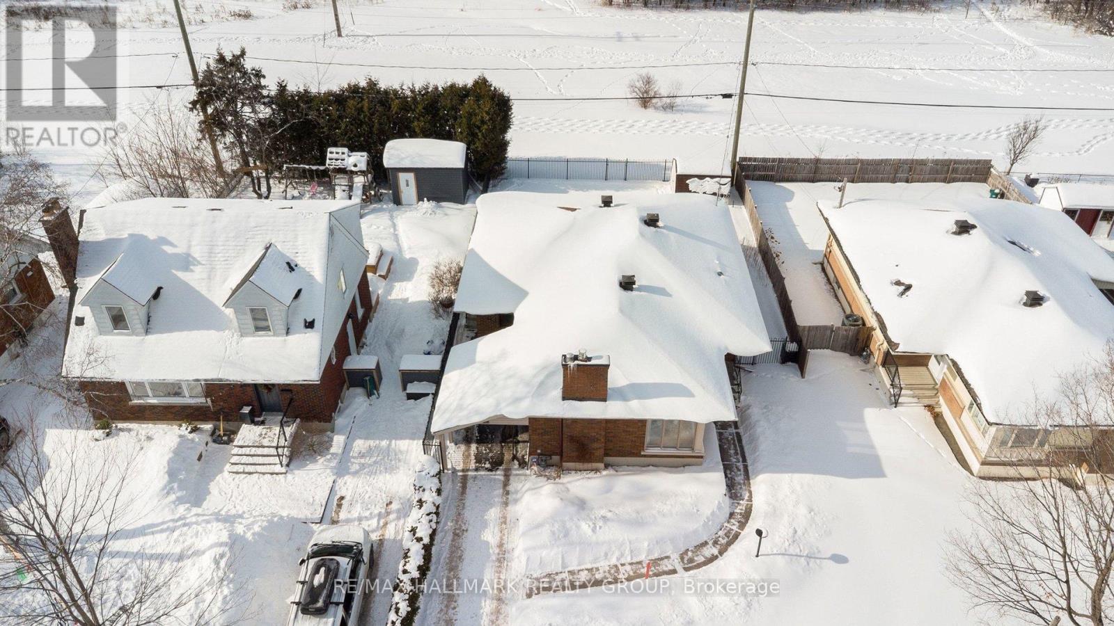 2004 Dorval Avenue, Ottawa, ON - Outdoor