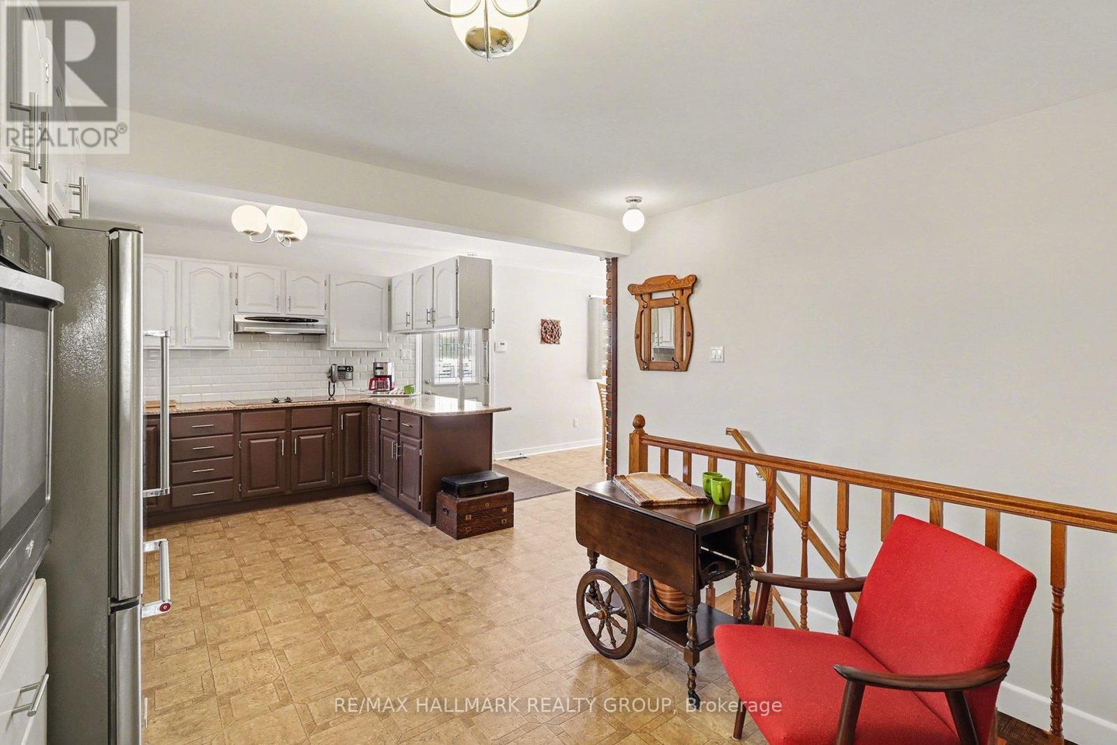 2004 Dorval Avenue, Ottawa, ON - Indoor Photo Showing Kitchen