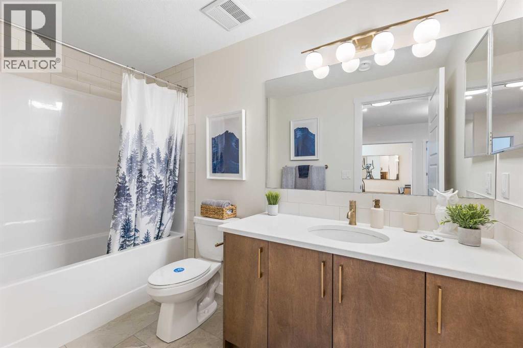 65 Emberside Grove, Cochrane, AB - Indoor Photo Showing Bathroom