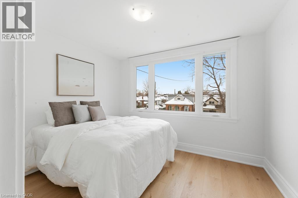 63 Argyle Avenue, Hamilton, ON - Indoor Photo Showing Bedroom