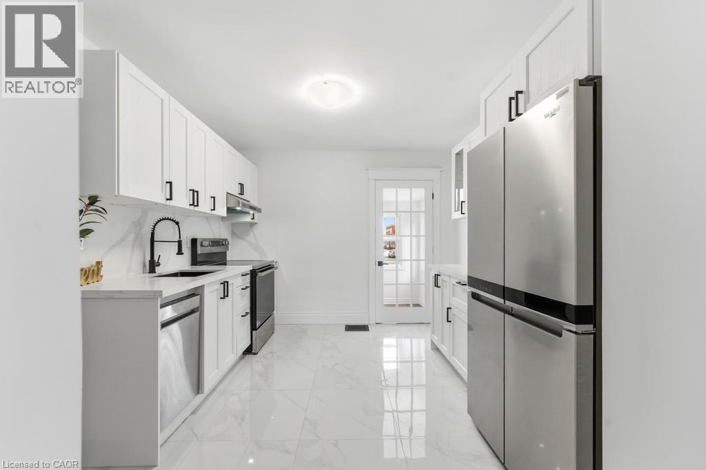 63 Argyle Avenue, Hamilton, ON - Indoor Photo Showing Kitchen