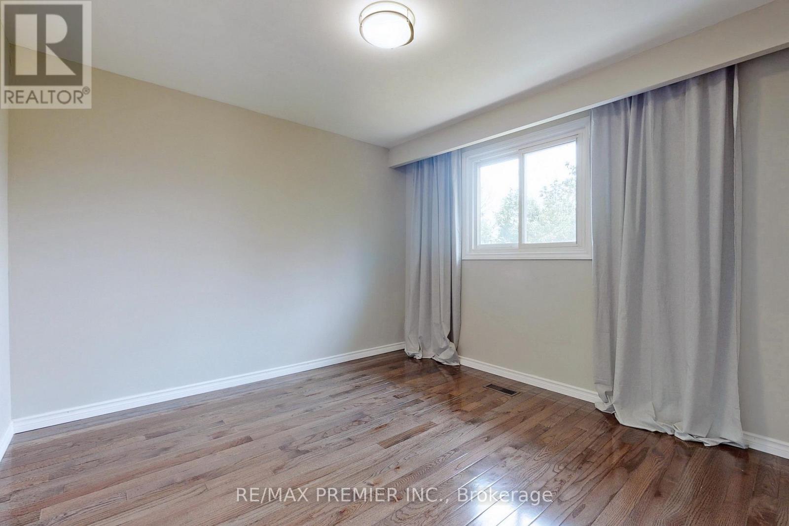 3646 Molly Avenue, Mississauga, ON - Indoor Photo Showing Other Room