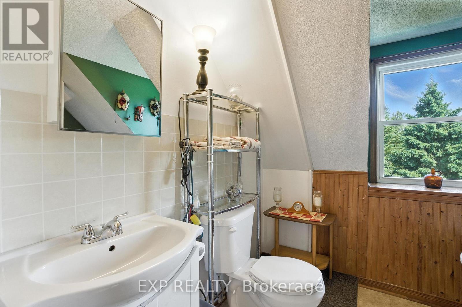 7800 34 Highway, Champlain, ON - Indoor Photo Showing Bathroom