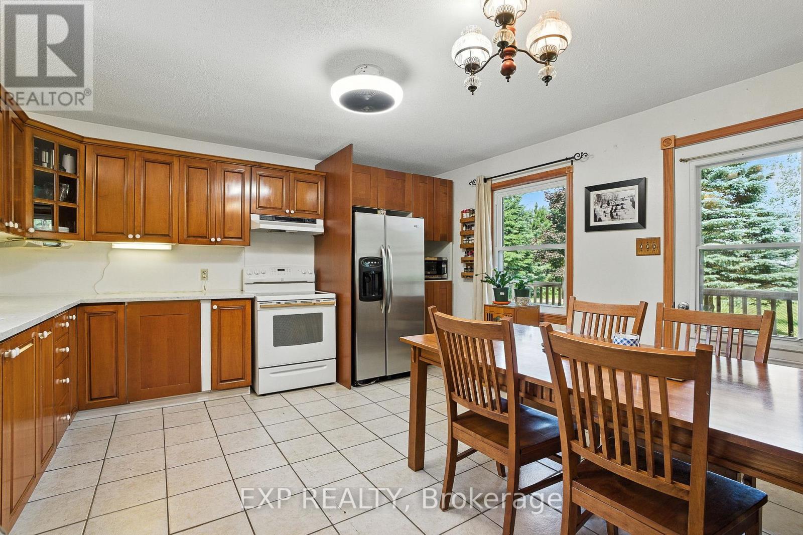 7800 34 Highway, Champlain, ON - Indoor