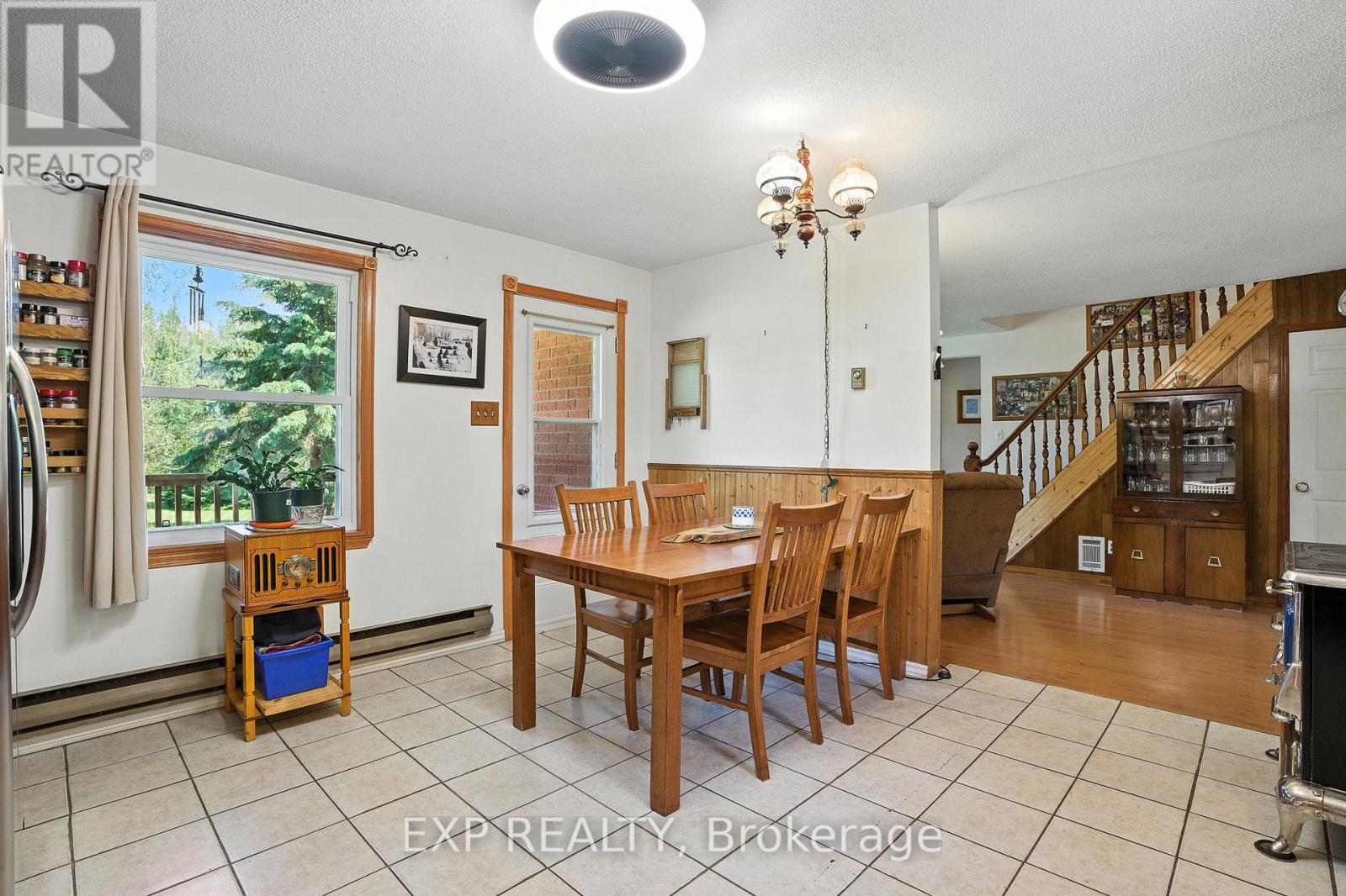 7800 34 Highway, Champlain, ON - Indoor Photo Showing Dining Room