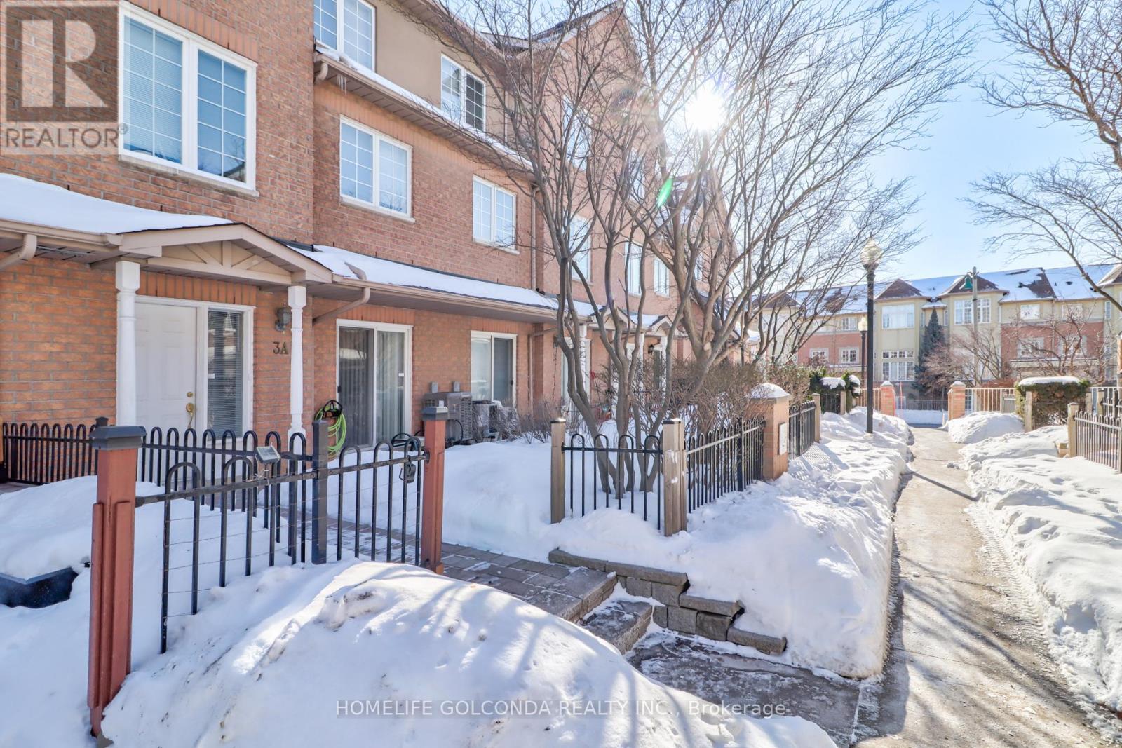 3A - 4 Cox Boulevard, Markham, ON - Outdoor