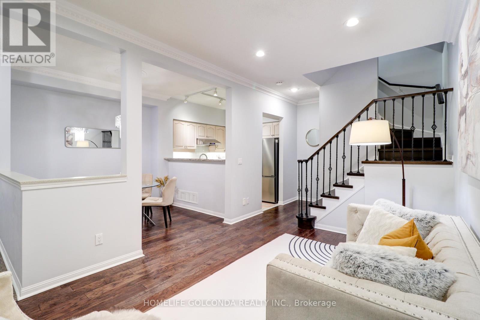 3A - 4 Cox Boulevard, Markham, ON - Indoor