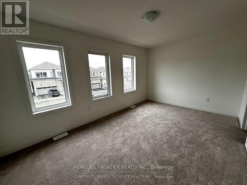 Upper - 33 Shepherd Drive, Barrie, ON - Indoor Photo Showing Other Room
