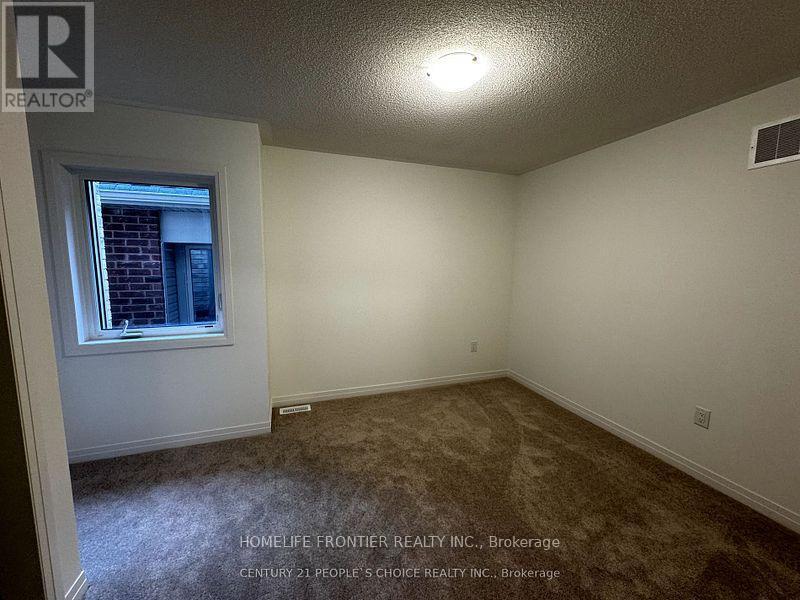 Upper - 33 Shepherd Drive, Barrie, ON - Indoor Photo Showing Other Room