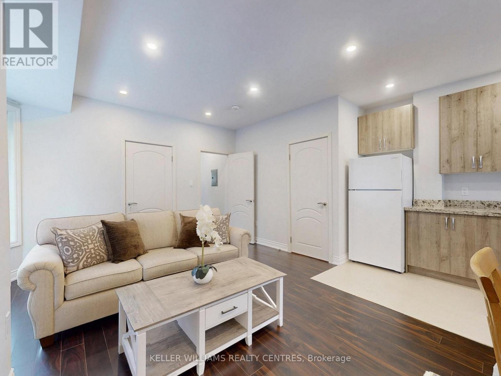 62 Hounslow Heath Road, Toronto, ON - Indoor Photo Showing Living Room