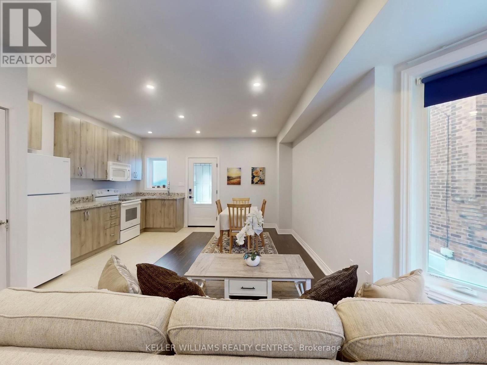 62 Hounslow Heath Road, Toronto, ON - Indoor Photo Showing Living Room