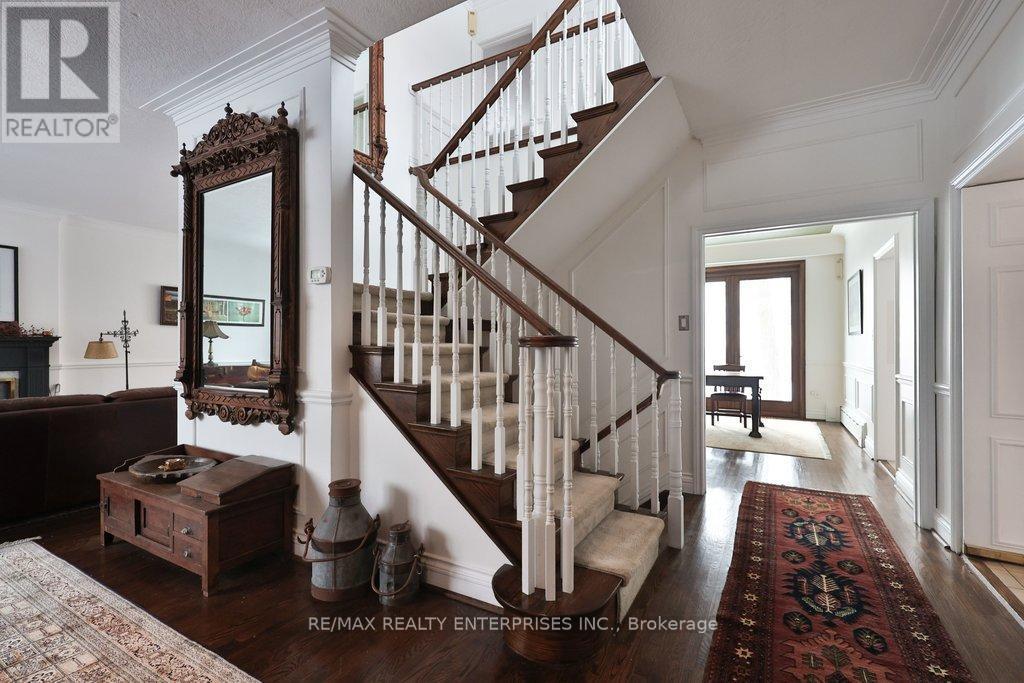 48 Cumberland Drive, Mississauga, ON - Indoor Photo Showing Other Room