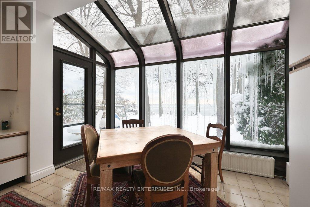 48 Cumberland Drive, Mississauga, ON - Indoor Photo Showing Dining Room