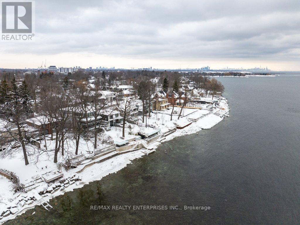 48 Cumberland Drive, Mississauga, ON - Outdoor With Body Of Water With View