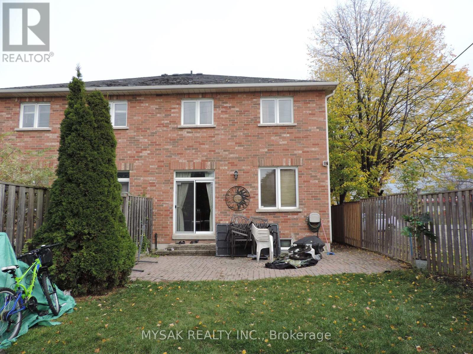 1016 Caven Street, Mississauga, ON - Outdoor