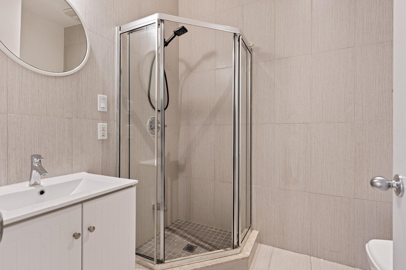 Salle de bains - 4275 Av. Beaconsfield, Montréal (Côte-Des-Neiges/Notre-Dame-De-Grâce), QC - Indoor Photo Showing Bathroom