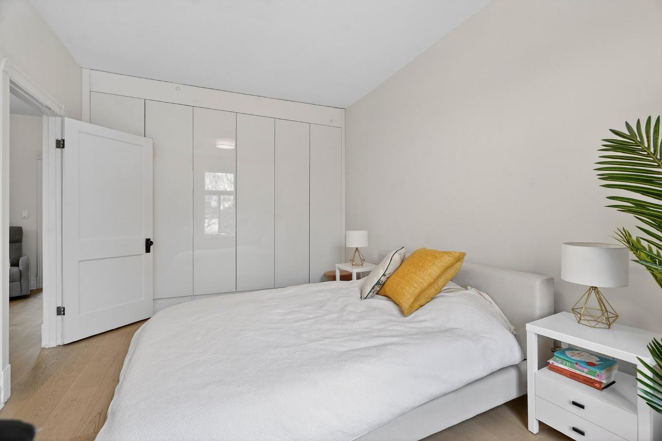 Primary bedroom - 7022 Rue Garnier, Montréal (Rosemont/La Petite-Patrie), QC - Indoor Photo Showing Bedroom