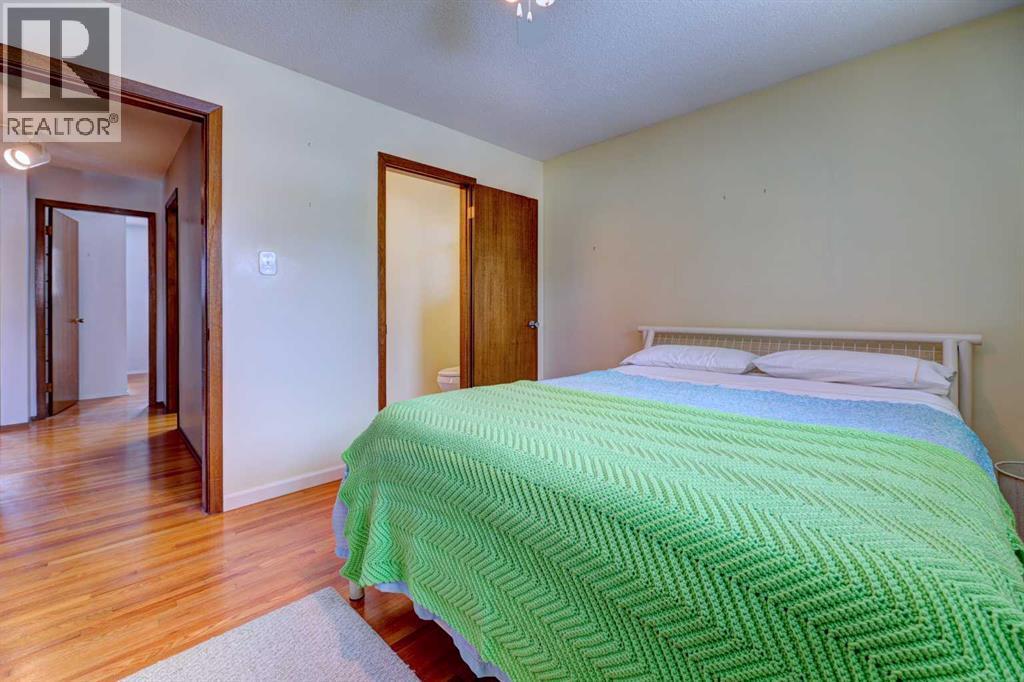 14 Munro Crescent, Red Deer, AB - Indoor Photo Showing Bedroom