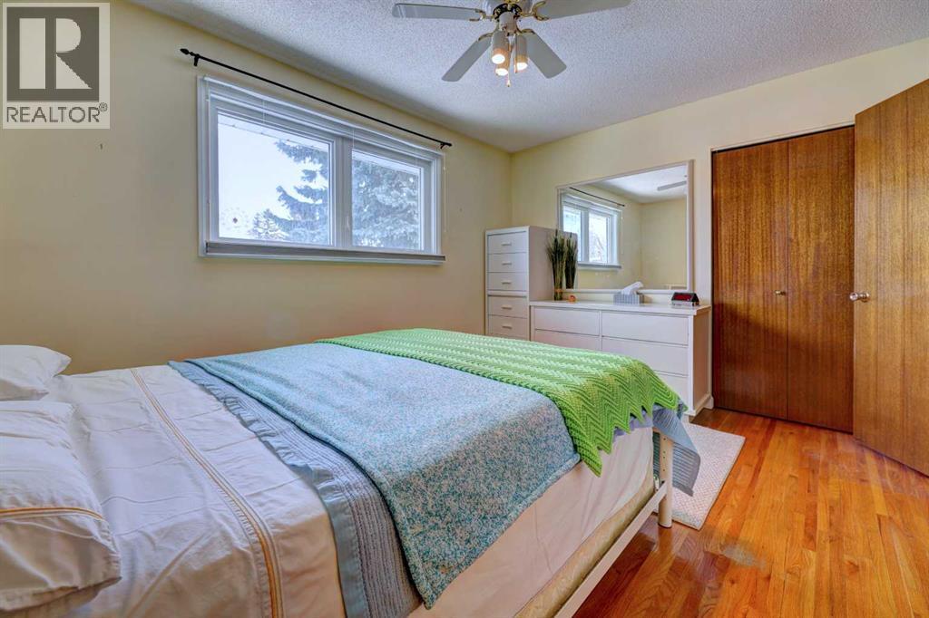 14 Munro Crescent, Red Deer, AB - Indoor Photo Showing Bedroom