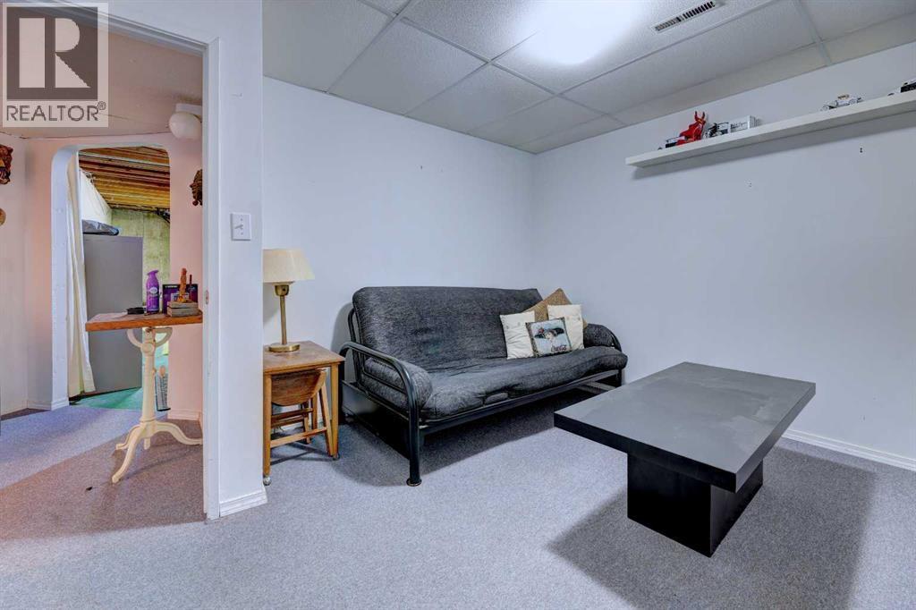 14 Munro Crescent, Red Deer, AB - Indoor Photo Showing Other Room