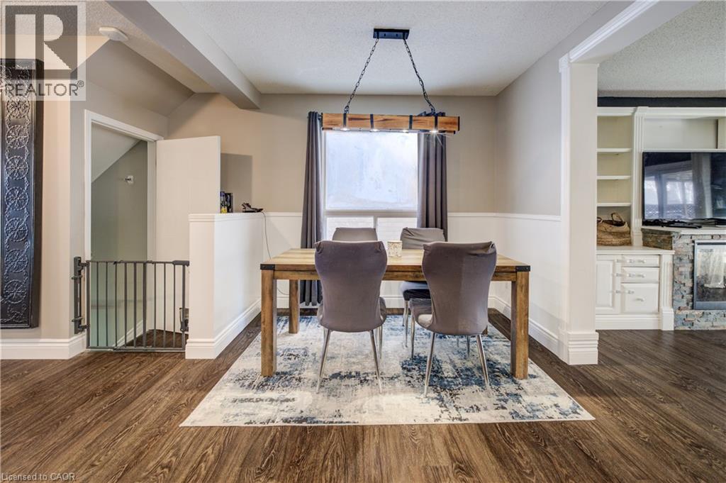 144 Patton Drive, Cambridge, ON - Indoor Photo Showing Dining Room