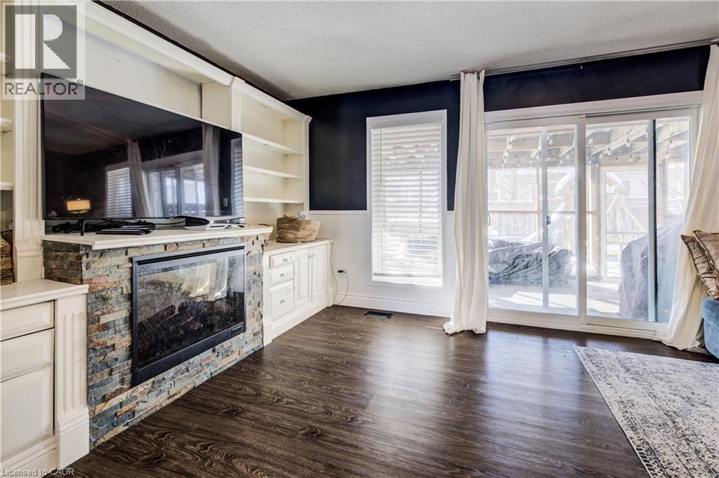 144 Patton Drive, Cambridge, ON - Indoor With Fireplace