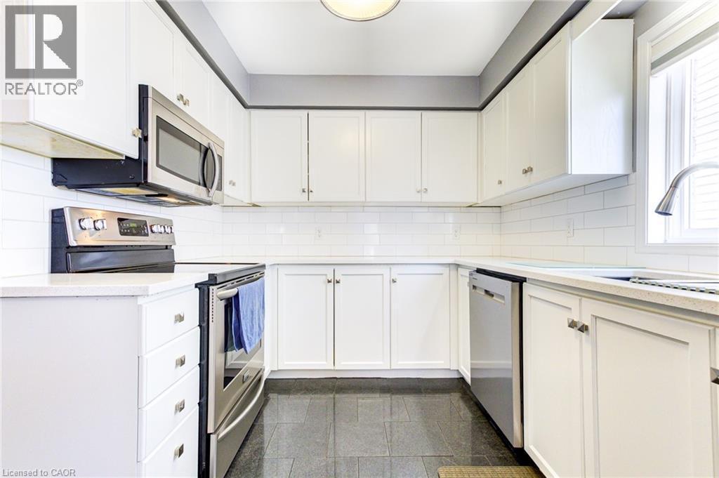 Kitchen - 39 Karalee Crescent, Cambridge, ON - Indoor Photo Showing Kitchen