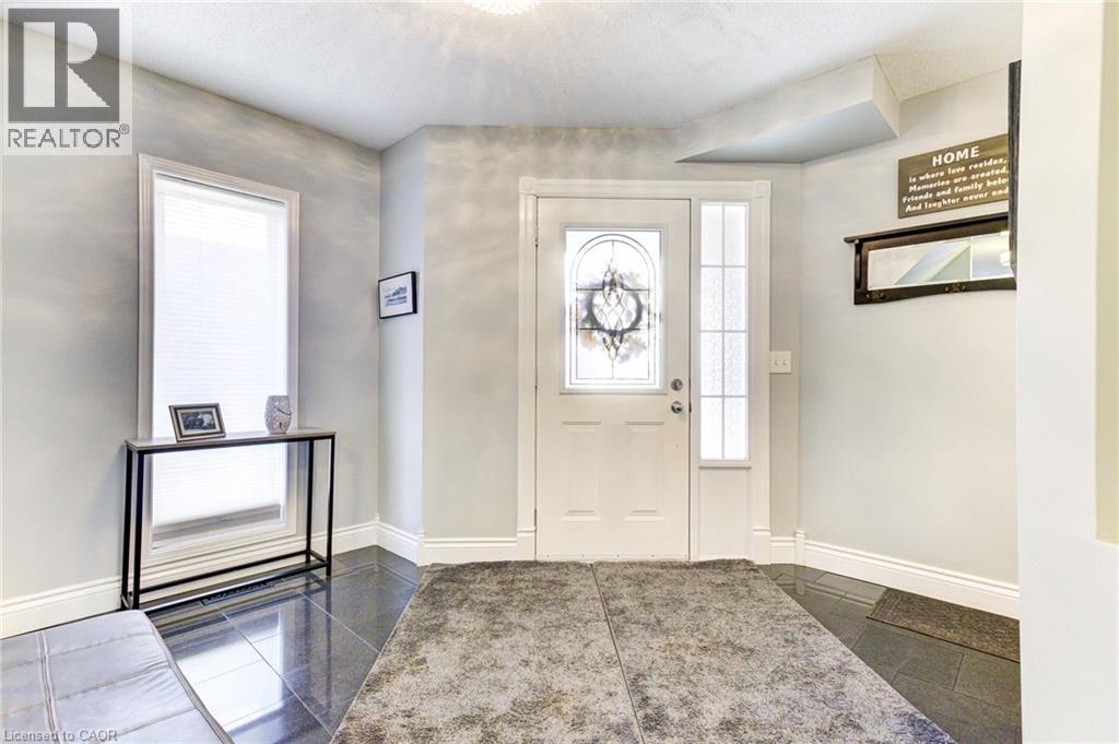 Foyer - 39 Karalee Crescent, Cambridge, ON - Indoor Photo Showing Other Room
