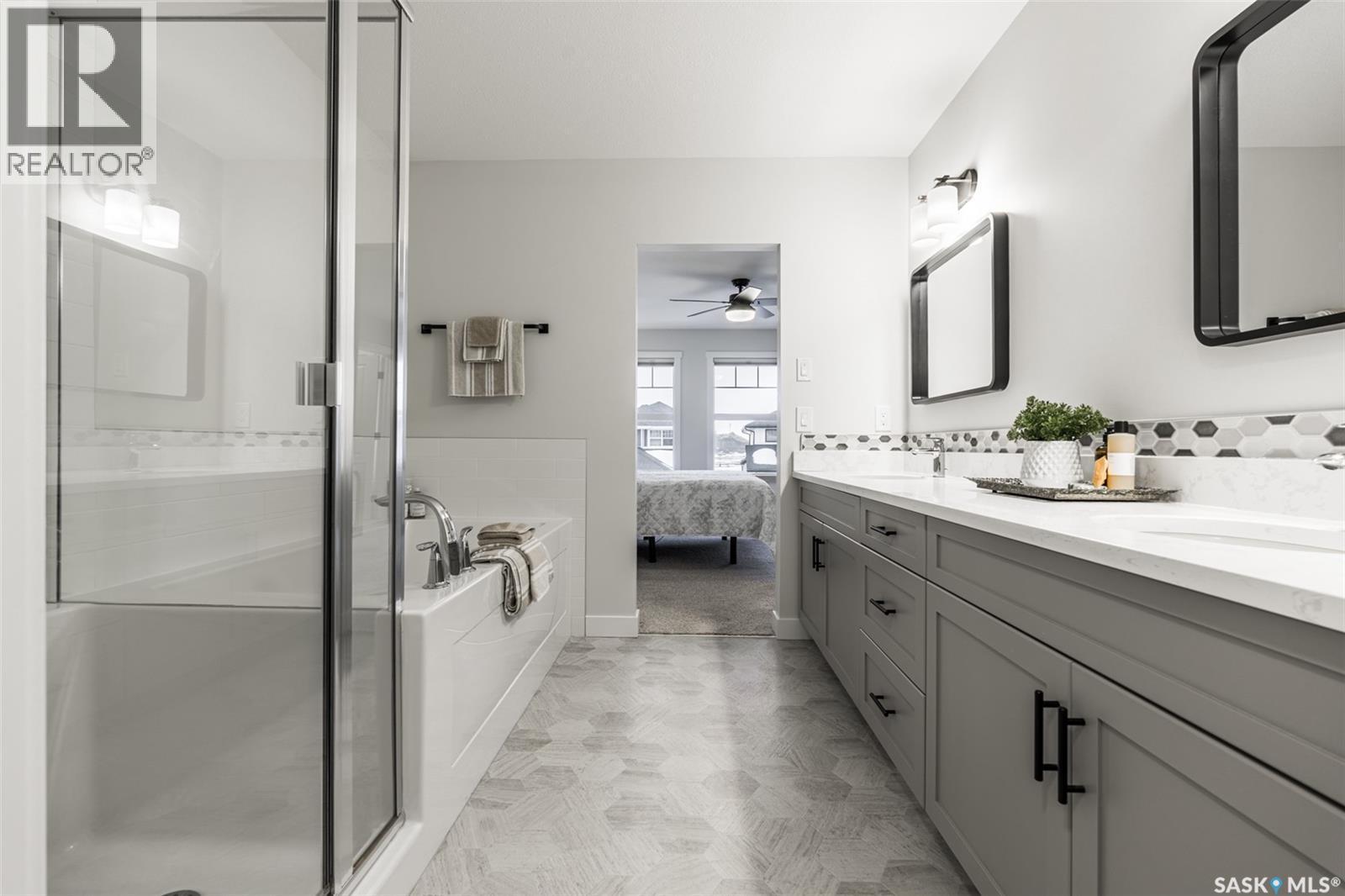 343 Stilling Manor, Saskatoon, SK - Indoor Photo Showing Bathroom