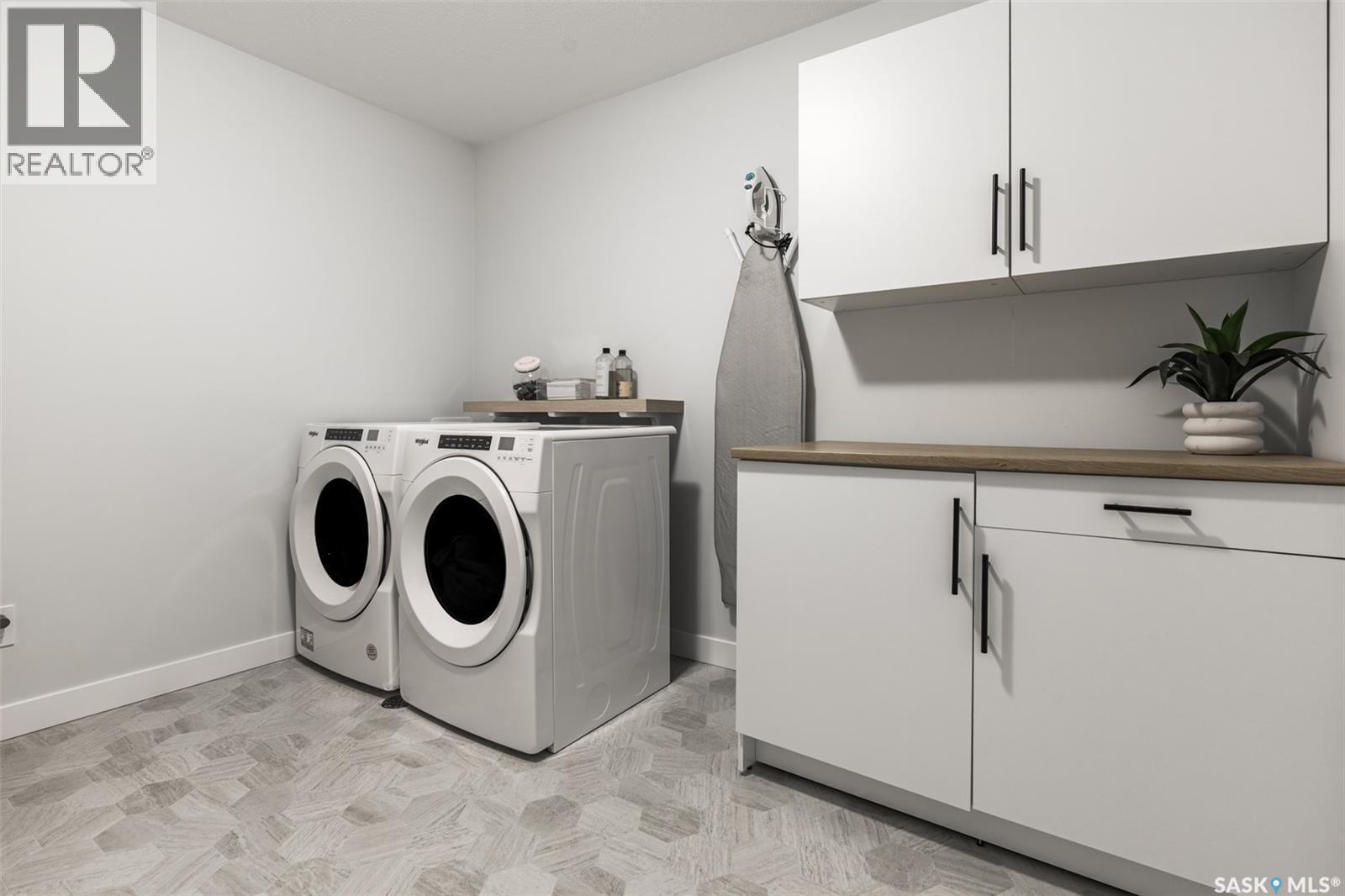 343 Stilling Manor, Saskatoon, SK - Indoor Photo Showing Laundry Room