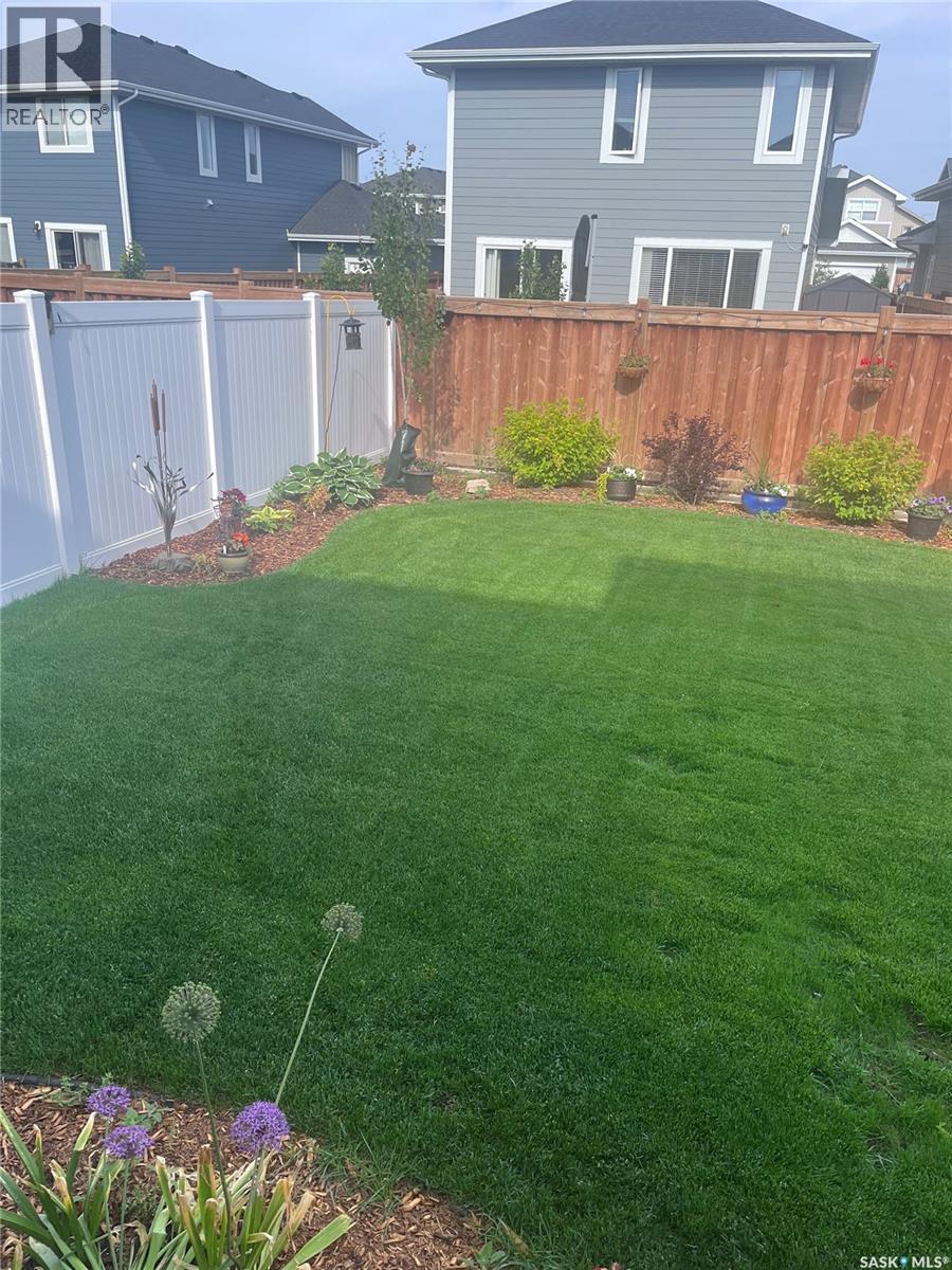 343 Stilling Manor, Saskatoon, SK - Outdoor