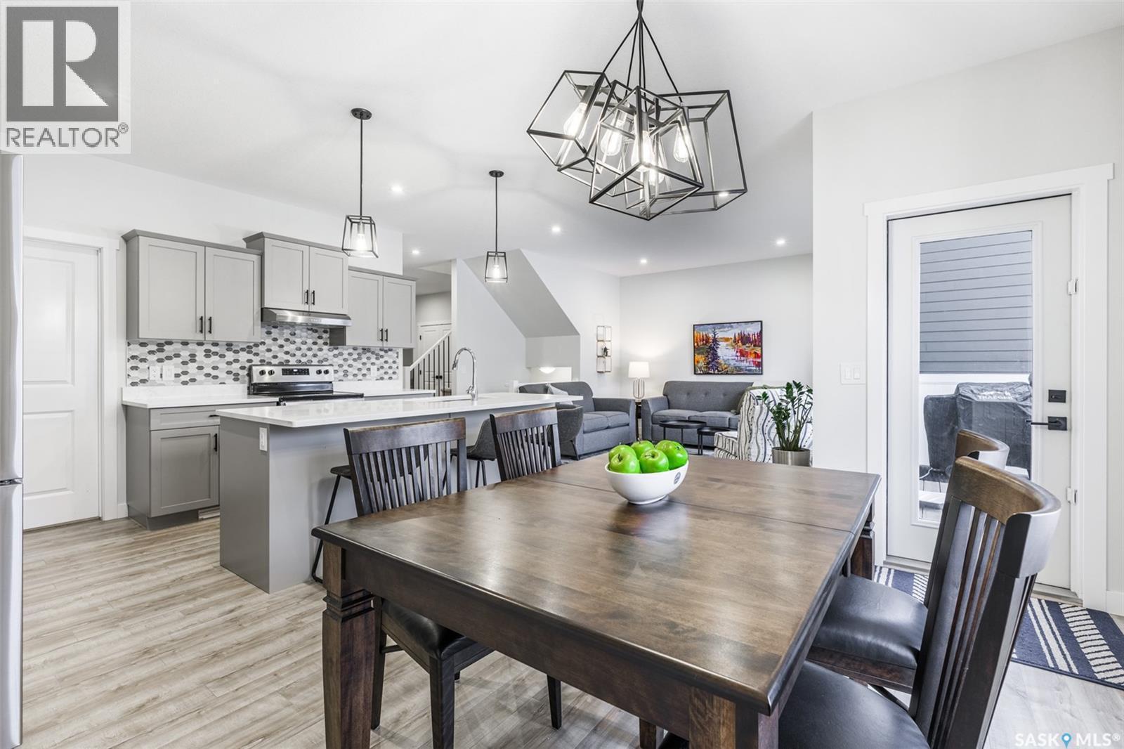 343 Stilling Manor, Saskatoon, SK - Indoor Photo Showing Dining Room