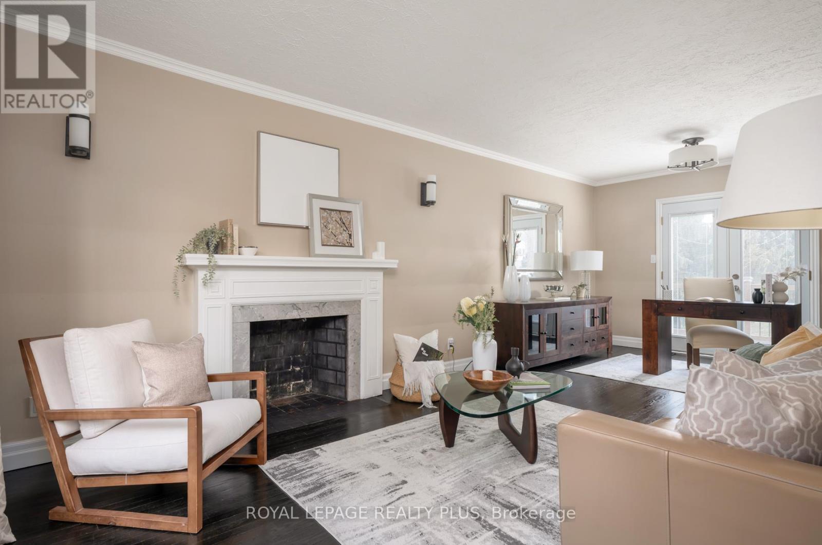 2034 Harvest Drive, Mississauga, ON - Indoor Photo Showing Living Room With Fireplace
