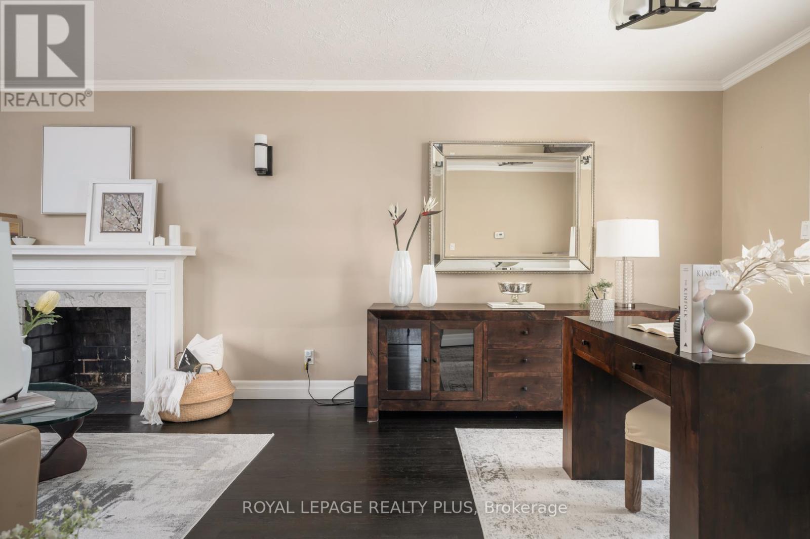 2034 Harvest Drive, Mississauga, ON - Indoor With Fireplace