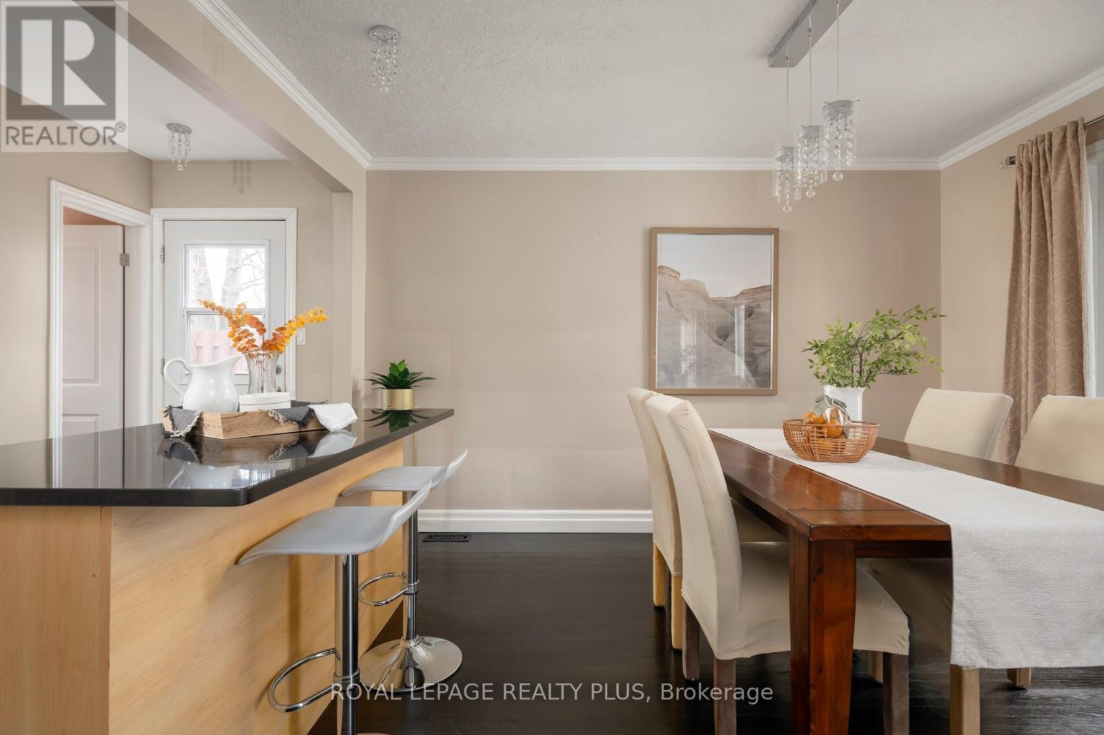 2034 Harvest Drive, Mississauga, ON - Indoor Photo Showing Dining Room