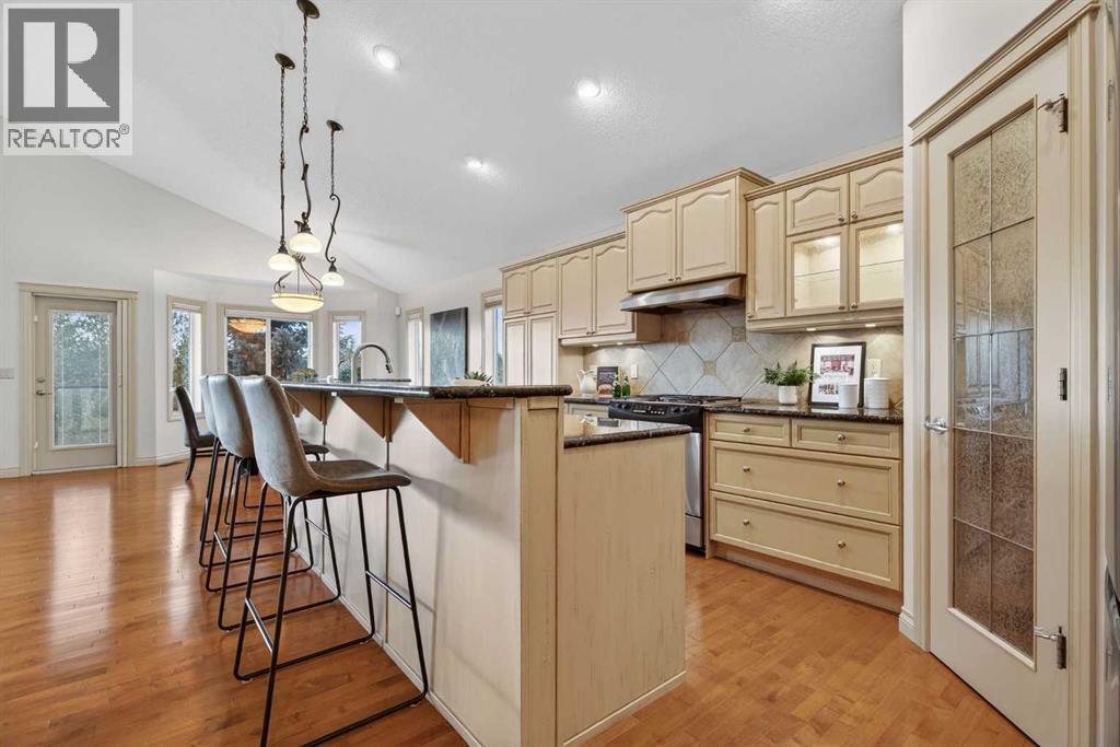 55 Billy Haynes Trail, Okotoks, AB - Indoor Photo Showing Kitchen With Upgraded Kitchen