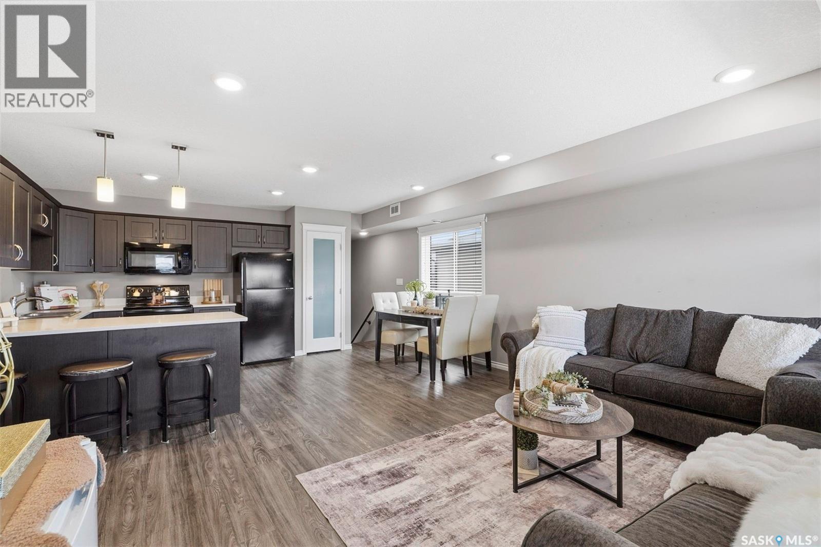 507 110 Akhtar Bend, Saskatoon, SK - Indoor