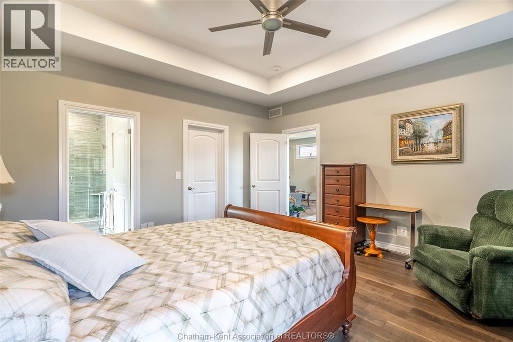 11 Champlain Court, Chatham, ON - Indoor Photo Showing Bedroom